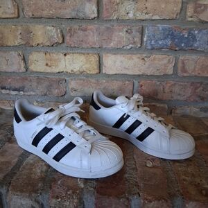 ADIDAS SUPERSTAR SNEAKERS SIZE 6.5